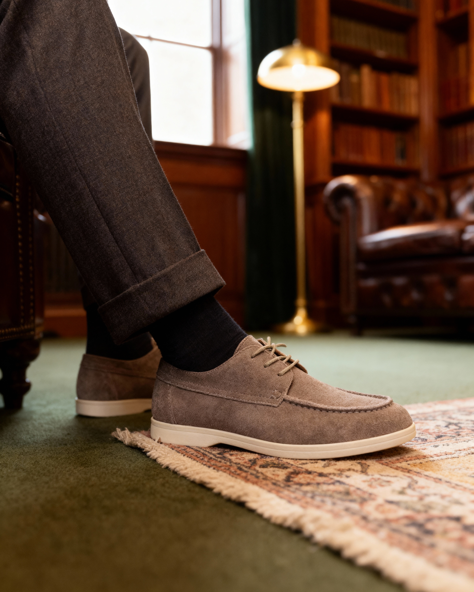 VELMAR | Herren Wildleder Schnürschuhe Klassische Passform Smart Casual