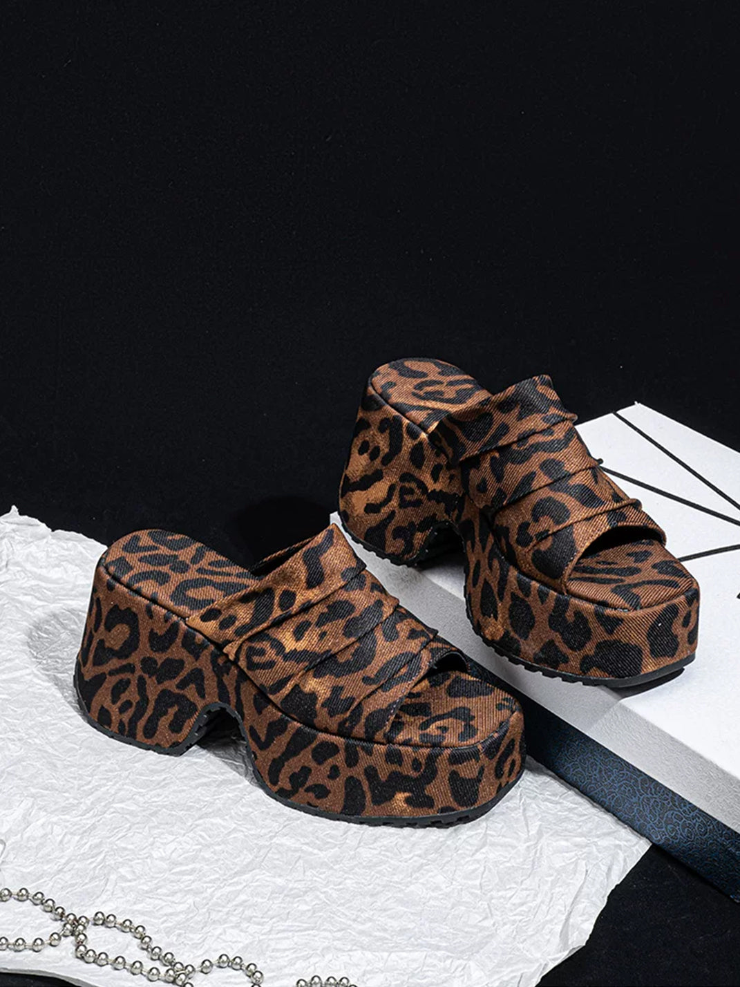 Lackleder Sneakers Unisex · Glänzendes Obermaterial · Mode Schuhe Schweiz