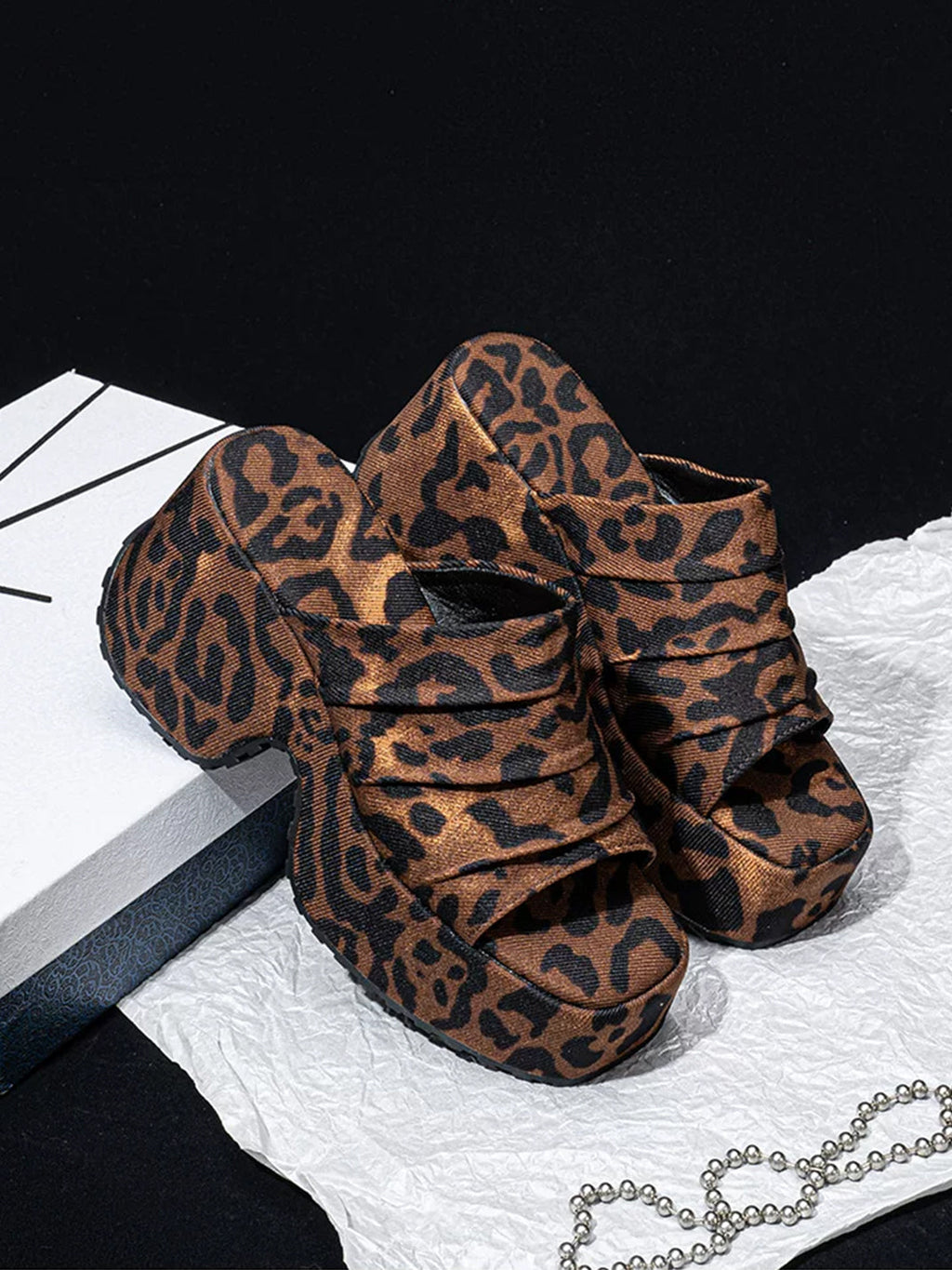 Lackleder Sneakers Unisex · Glänzendes Obermaterial · Mode Schuhe Schweiz